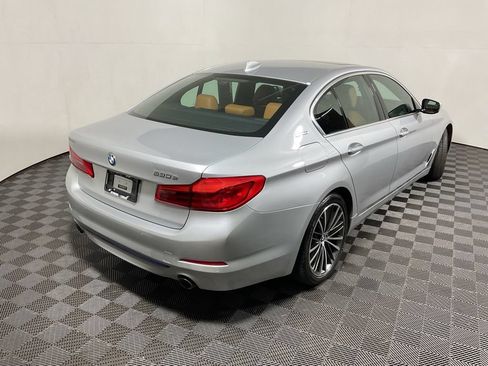 Used 2019 BMW 530e xDrive w/ Convenience Package AWD/4WD image 20