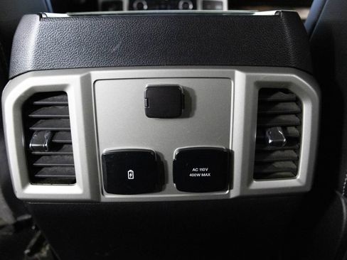 Used 2019 Ford F150 Lariat image 36