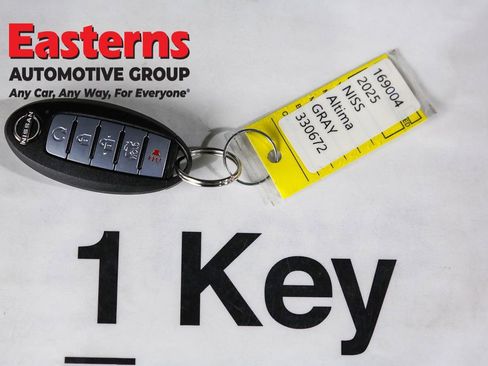 Used 2025 Nissan Altima 2.5 SV image 25