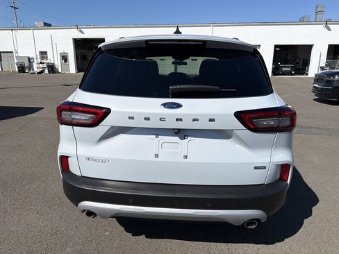 Used 2025 Ford Escape SE FWD image 4