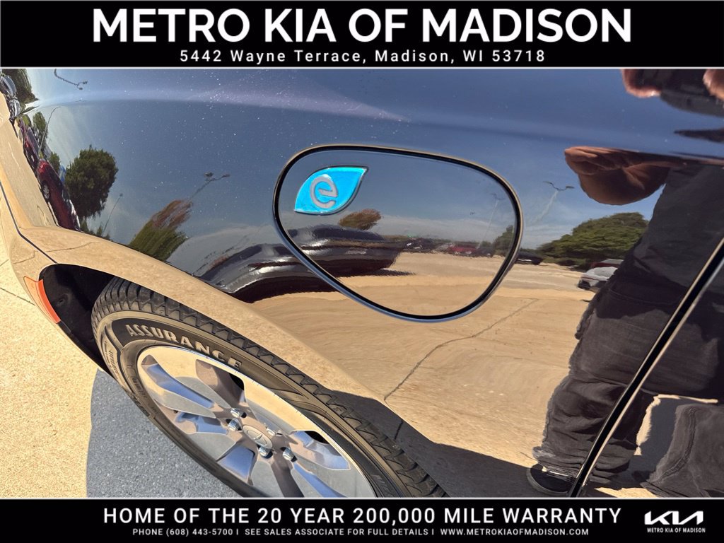 Used 2018 Chrysler Pacifica Touring Plus FWD image 11