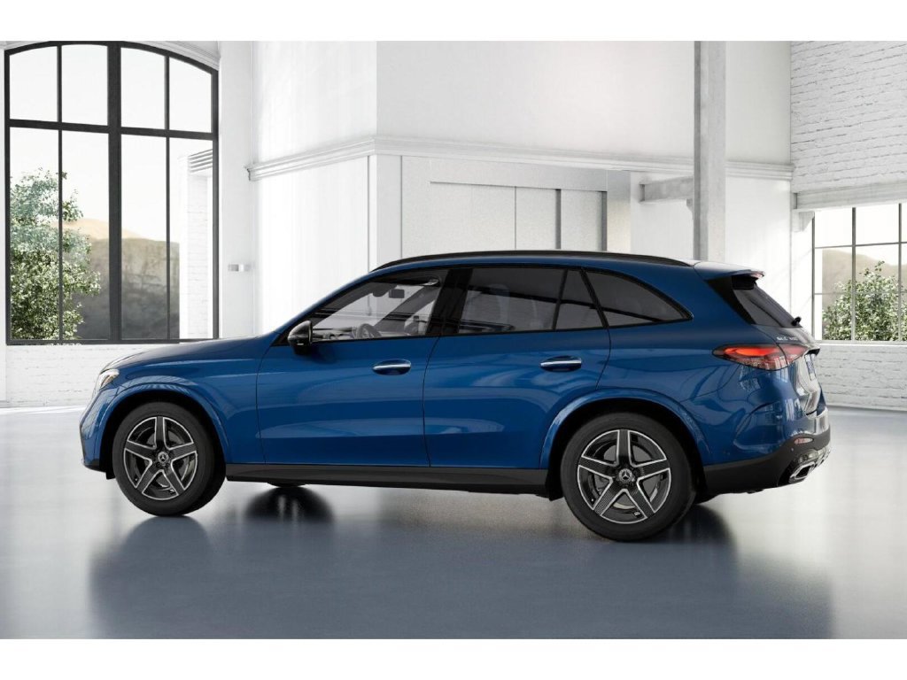 Used 2026 Mercedes-Benz GLC 300 4MATIC image 32