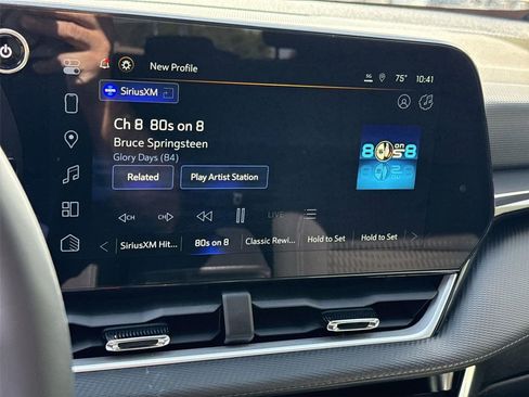 Used 2025 Chevrolet Equinox LT FWD image 12