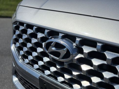 Used 2022 Hyundai Santa Fe Limited FWD image 4