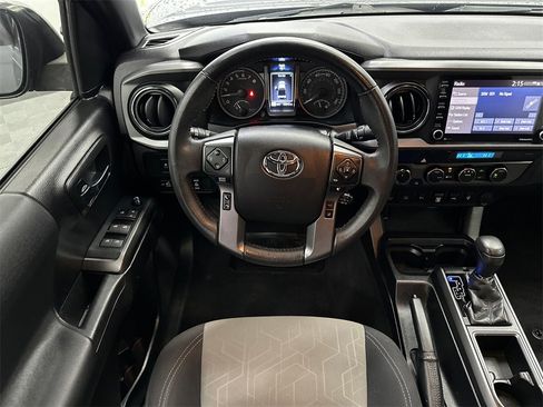 Used 2021 Toyota Tacoma TRD Off-Road image 23