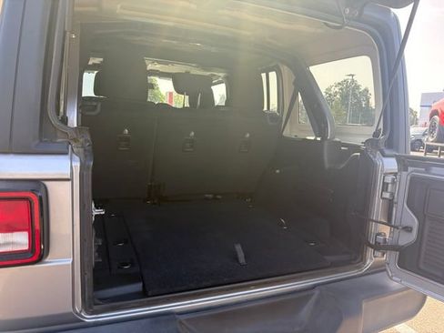 Used 2019 Jeep Wrangler Unlimited Sport S AWD/4WD image 9