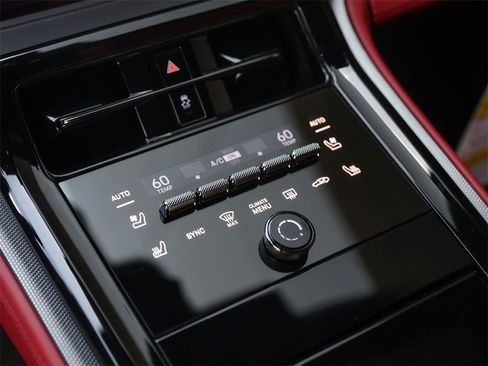 New 2025 Porsche Panamera 4 image 27