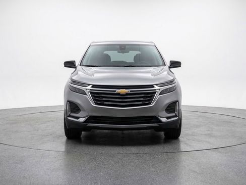 Used 2025 Chevrolet Equinox LT FWD image 2