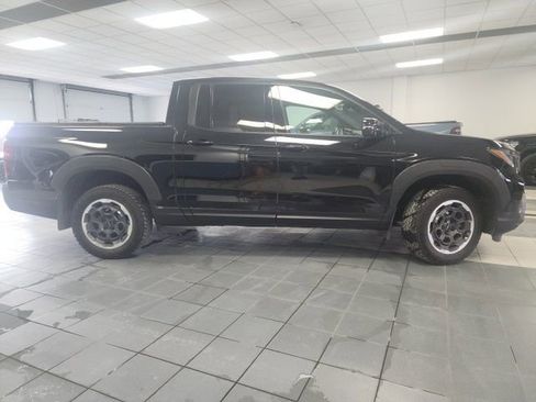 Used 2024 Honda Ridgeline Black Edition image 2
