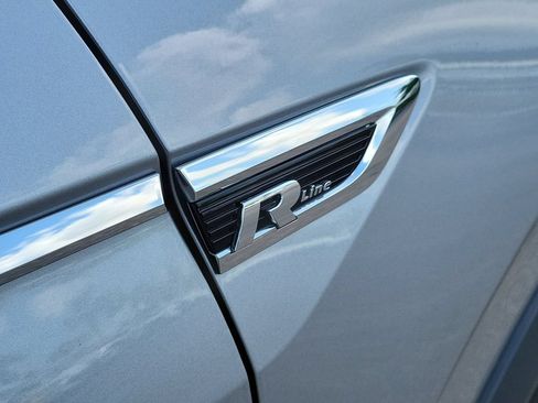 Used 2020 Volkswagen Tiguan SEL Premium R-Line w/ 3rd Row Seat Package AWD/4WD image 7