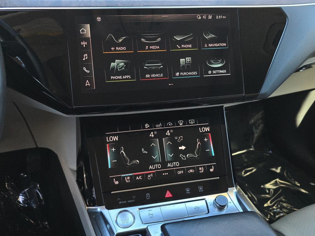 Used 2019 Audi e-tron Prestige w/ Prestige Package AWD/4WD image 26