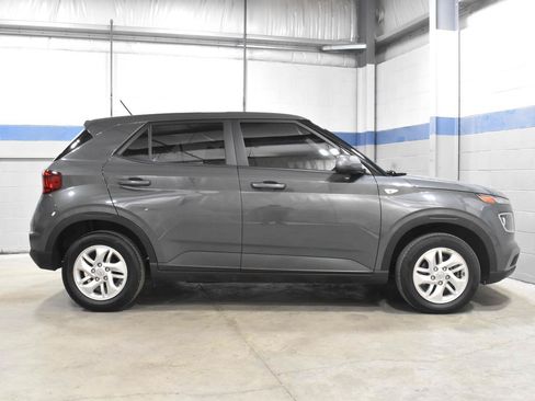Used 2024 Hyundai Venue SE FWD image 29