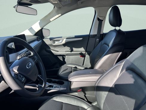 Used 2022 Ford Escape SEL image 9