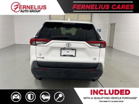 Used 2022 Toyota RAV4 LE image 6