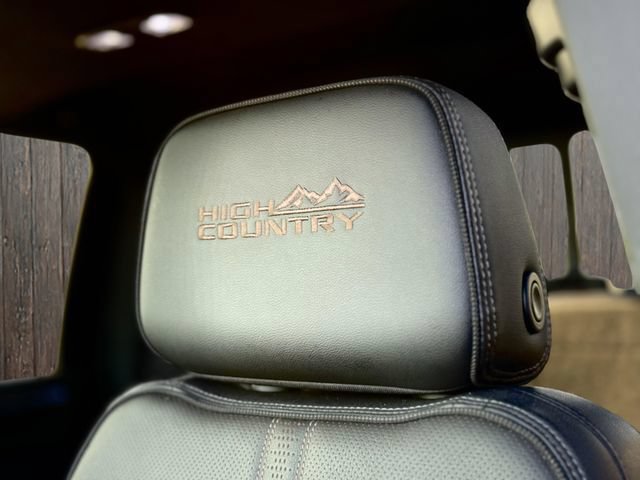 Used 2024 Chevrolet Silverado 2500 High Country w/ High Country Premium Package AWD/4WD image 64