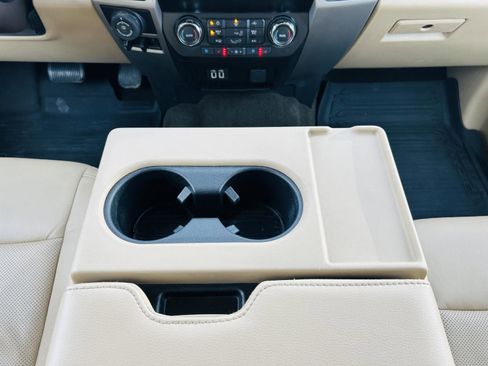 Used 2020 Ford F150 Lariat w/ Trailer Tow Package image 23