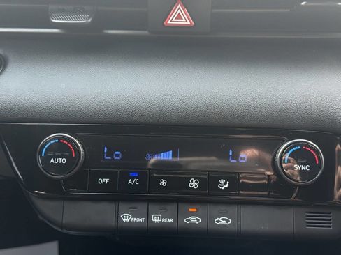 Used 2025 Hyundai Elantra Sport w/ Cargo Package image 18