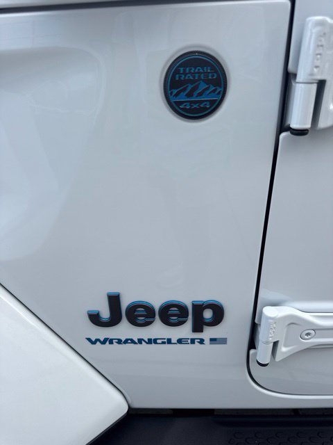 Used 2025 Jeep Wrangler Unlimited Sahara AWD/4WD image 22