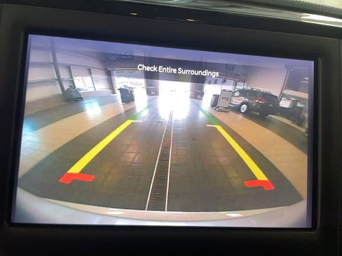 Used 2023 Chrysler Voyager LX FWD image 8