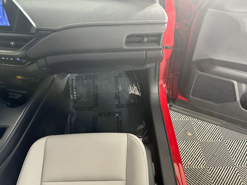 Used 2025 Lexus UX 300h FWD image 33