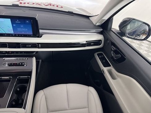 New 2025 Lincoln Aviator Premiere w/ Jet Appearance Package image 12