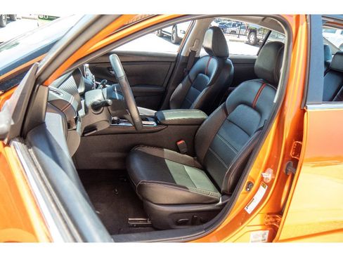 Used 2023 Nissan Sentra SR w/ SR Premium Package FWD image 12