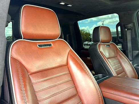 Used 2024 GMC Sierra 3500 Denali Ultimate AWD/4WD image 27