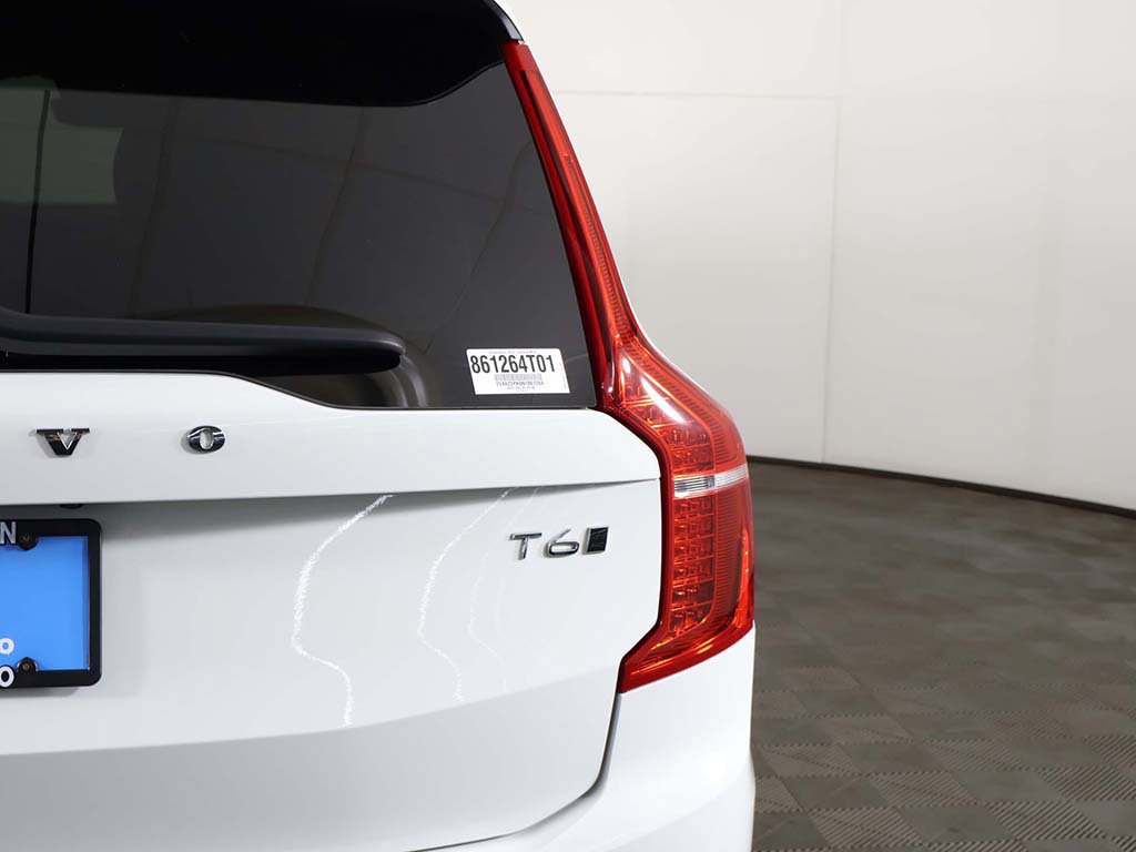 Used 2022 Volvo XC90 T6 Momentum w/ Climate Package AWD/4WD image 21