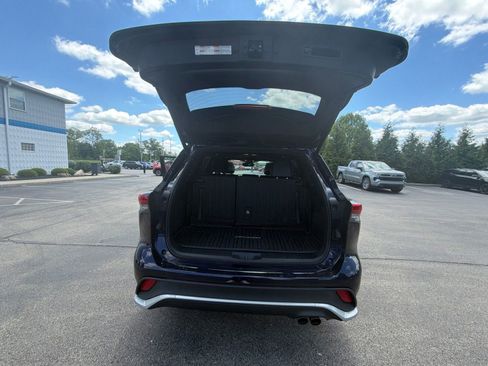 Used 2021 Toyota Highlander XSE FWD image 26