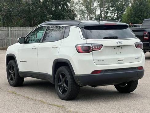 Used 2018 Jeep Compass Latitude w/ Cold Weather Group AWD/4WD image 7