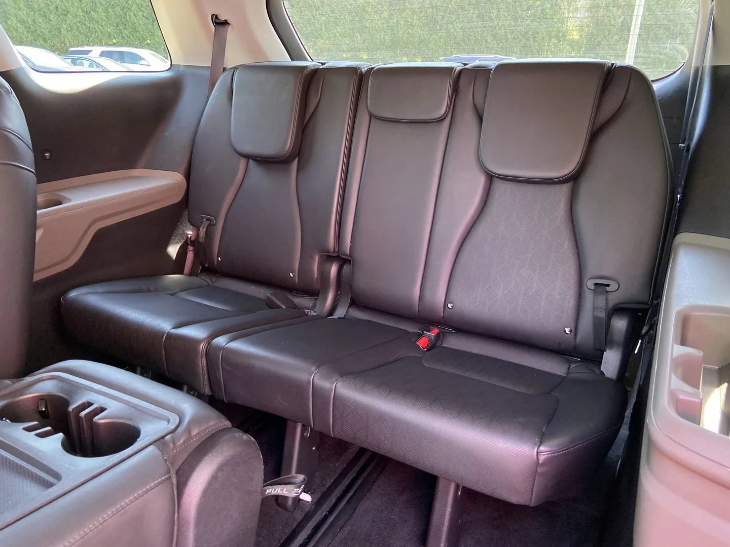 Used 2025 Kia Carnival FWD image 27