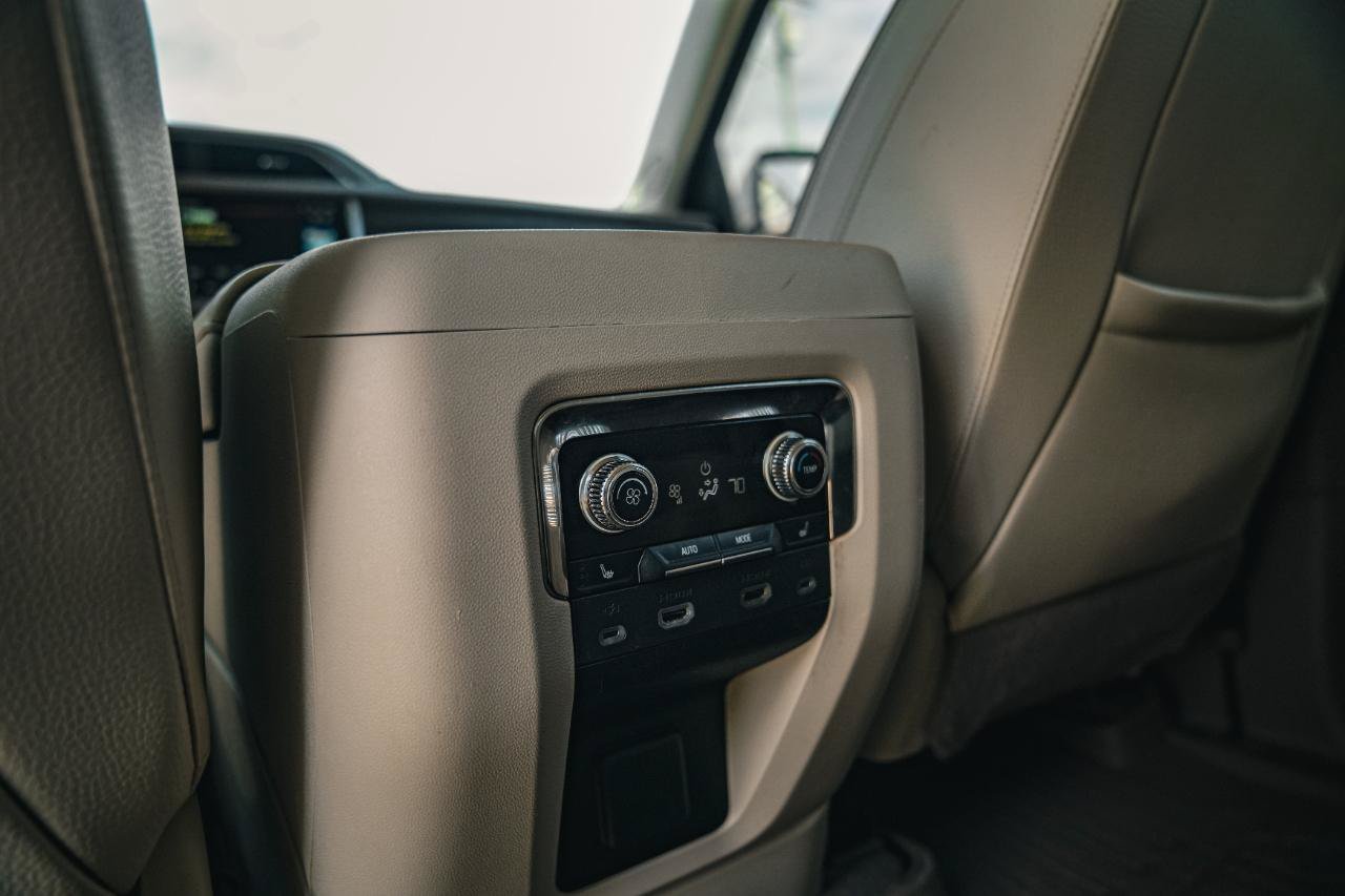 Used 2023 GMC Yukon Denali AWD/4WD image 27