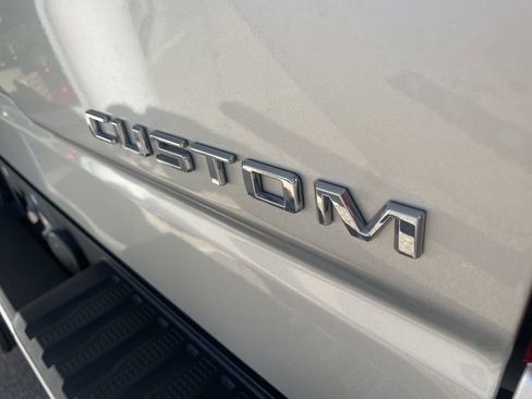 Used 2022 Chevrolet Silverado 1500 Custom image 15