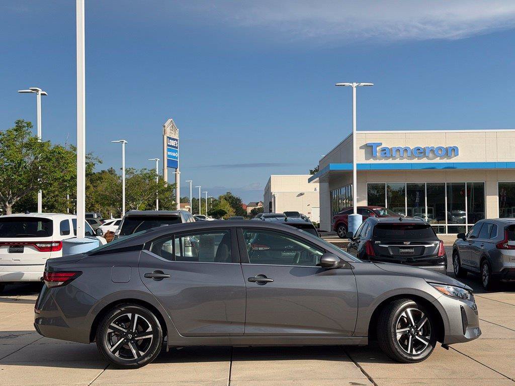 Used 2024 Nissan Sentra SV FWD image 5