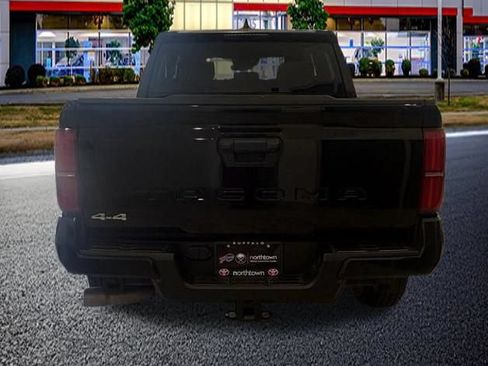 Used 2024 Toyota Tacoma SR5 AWD/4WD image 4