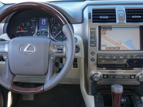 Used 2015 Lexus GX 460 image 27