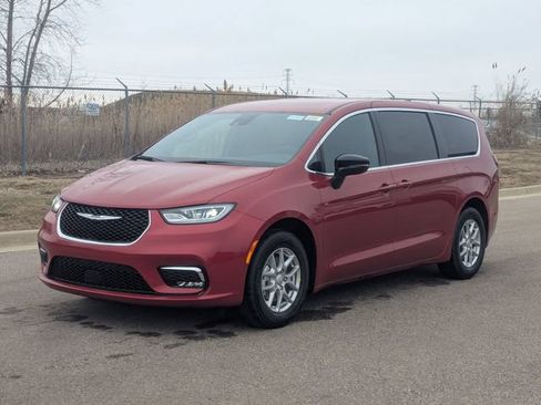 New 2026 Chrysler Pacifica Select FWD image 7