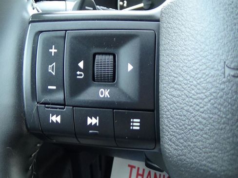 Used 2025 Nissan Rogue SV image 22