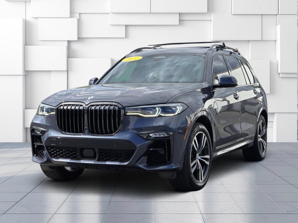 Used 2021 BMW X7 M50i w/ Dynamic Handling Package AWD/4WD image 3