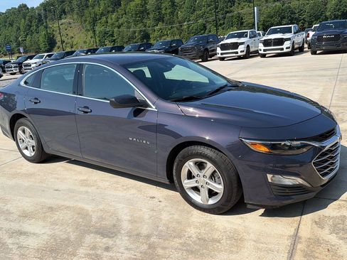 Used 2025 Chevrolet Malibu LS FWD image 2