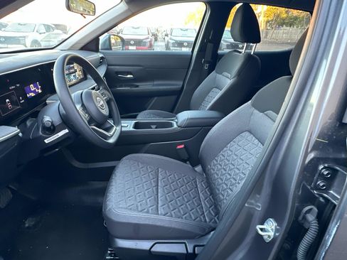 New 2025 Nissan Kicks SV w/ Illumination Package image 23