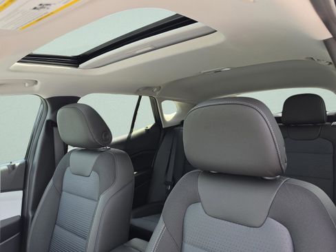 New 2026 Chevrolet Trax LT w/ Sunroof Package FWD image 23