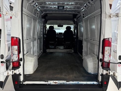 Used 2025 RAM ProMaster 2500 w/ Convenience Group FWD image 8