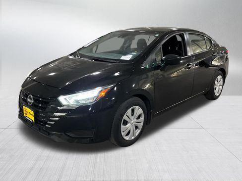 Used 2025 Nissan Versa S w/ Trunk Package FWD image 2
