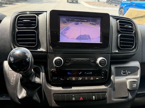 Used 2024 RAM ProMaster 2500 w/ Convenience Group FWD image 19