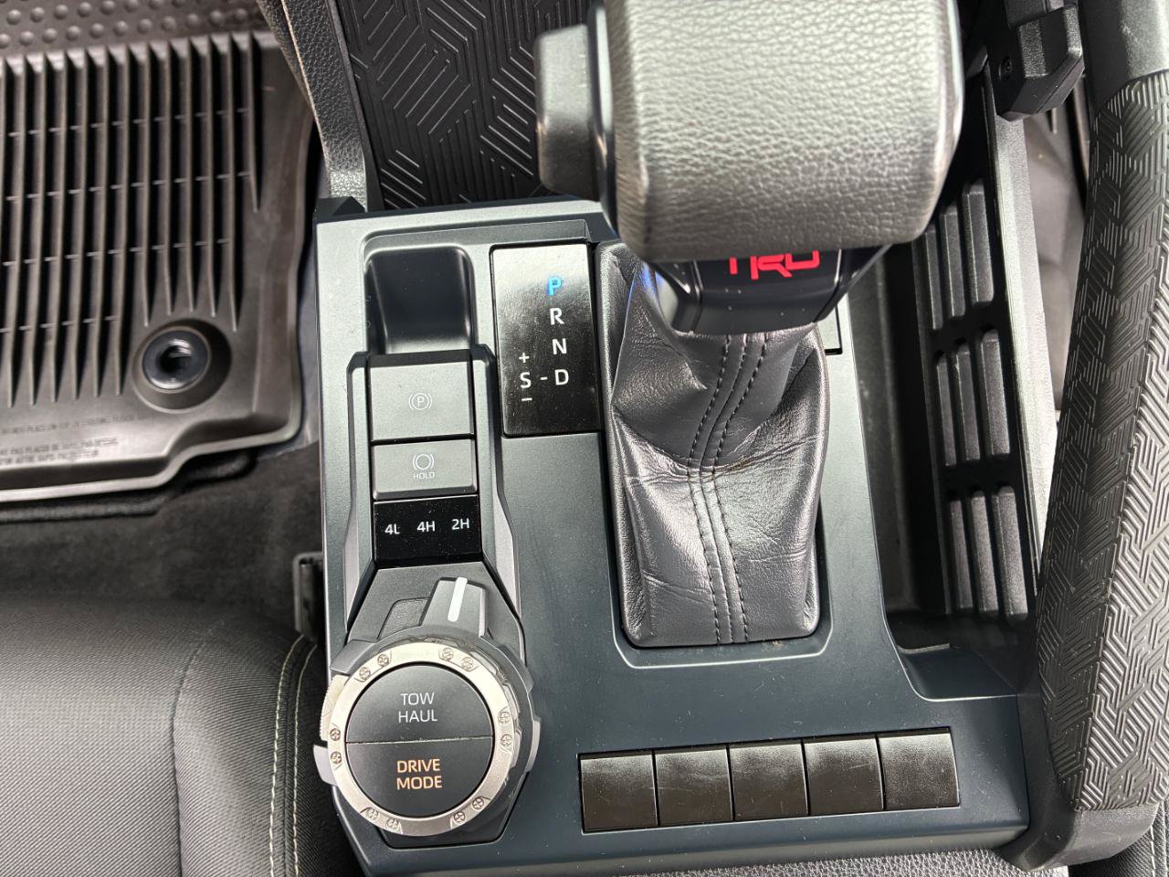 Used 2025 Toyota Tacoma TRD Sport AWD/4WD image 26