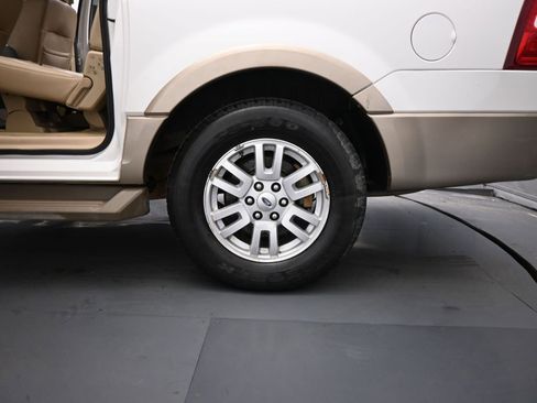 Used 2014 Ford Expedition EL XLT w/ Equipment Group 202A image 19