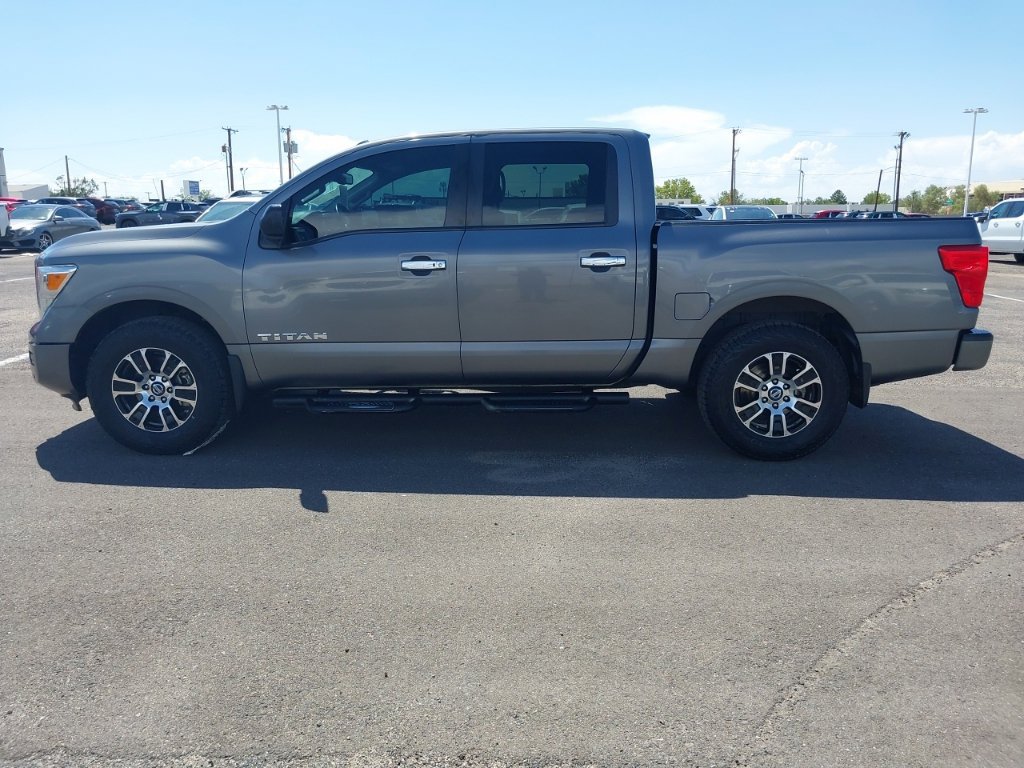 Used 2021 Nissan Titan SV w/ SV Convenience Package AWD/4WD image 4