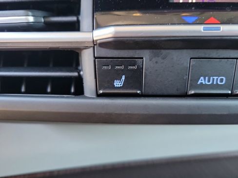 Used 2024 Toyota Sienna XLE image 16