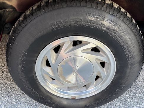 Used 2003 Ford E-150 and Econoline 150 image 44